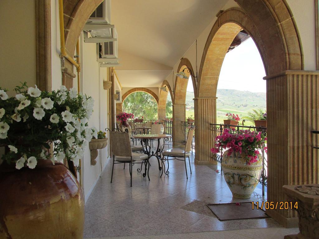 Agriturismo Reggia Saracena Agrigent Exterior foto