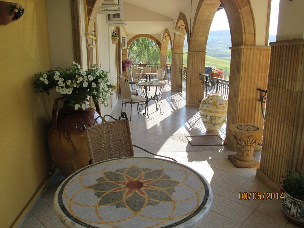 Agriturismo Reggia Saracena Agrigent Exterior foto